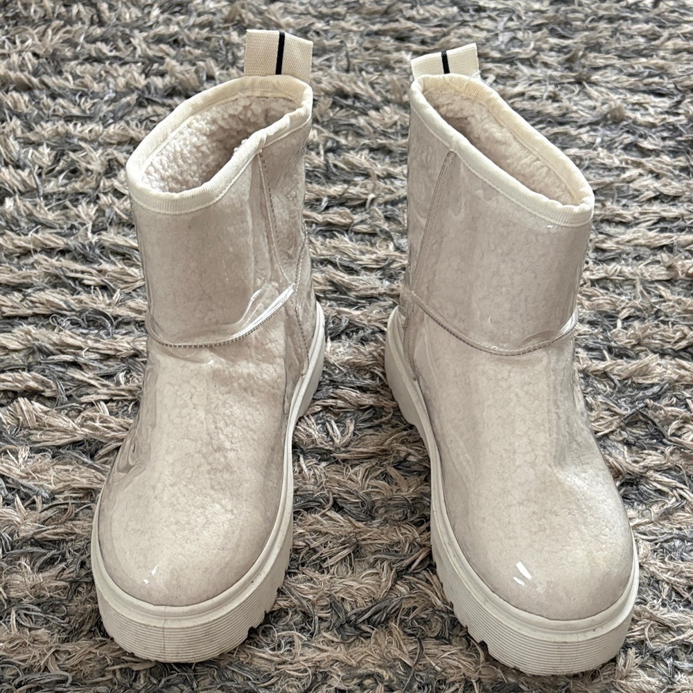 Steve Madden Darth Clear PVC Waterproof Sherpa Platform Boots Cream 6 - Picture 5 of 9